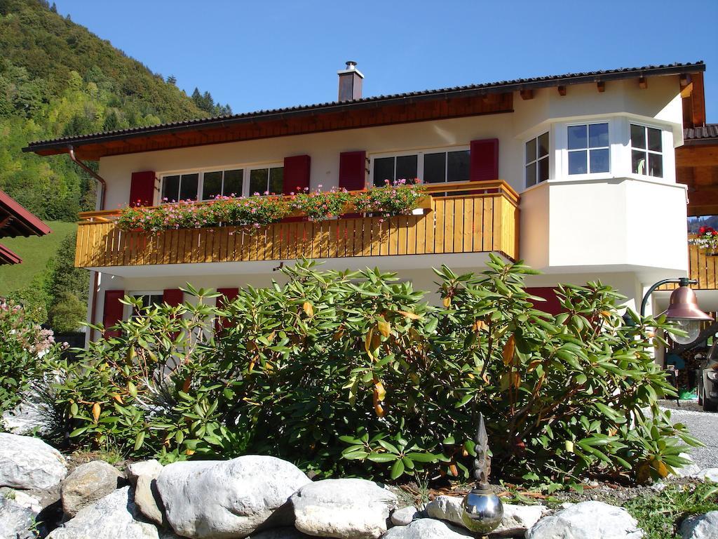 Haus Telisia Apartman Klosterle am Arlberg Kültér fotó