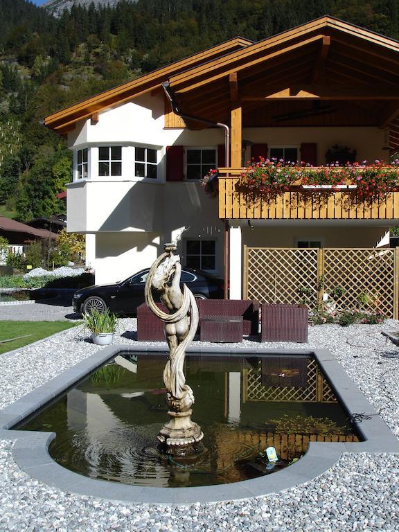 Haus Telisia Apartman Klosterle am Arlberg Kültér fotó