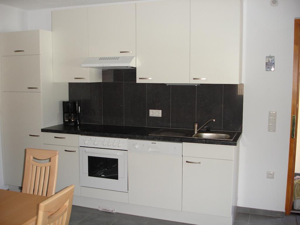 Haus Telisia Apartman Klosterle am Arlberg Szoba fotó
