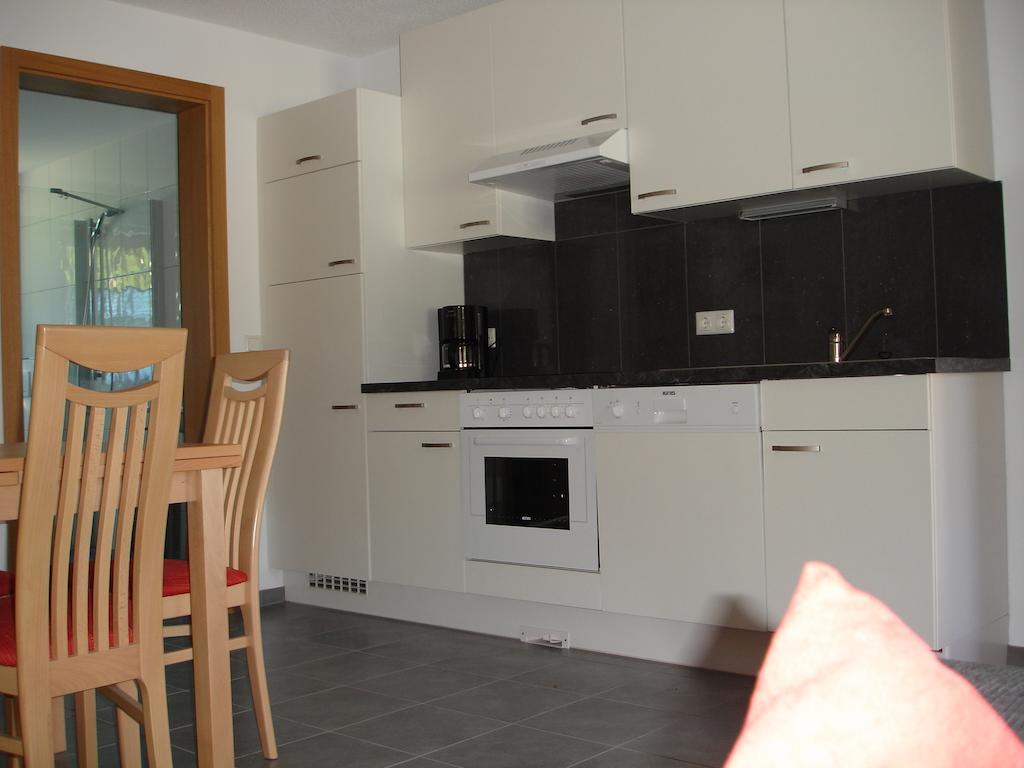 Haus Telisia Apartman Klosterle am Arlberg Szoba fotó