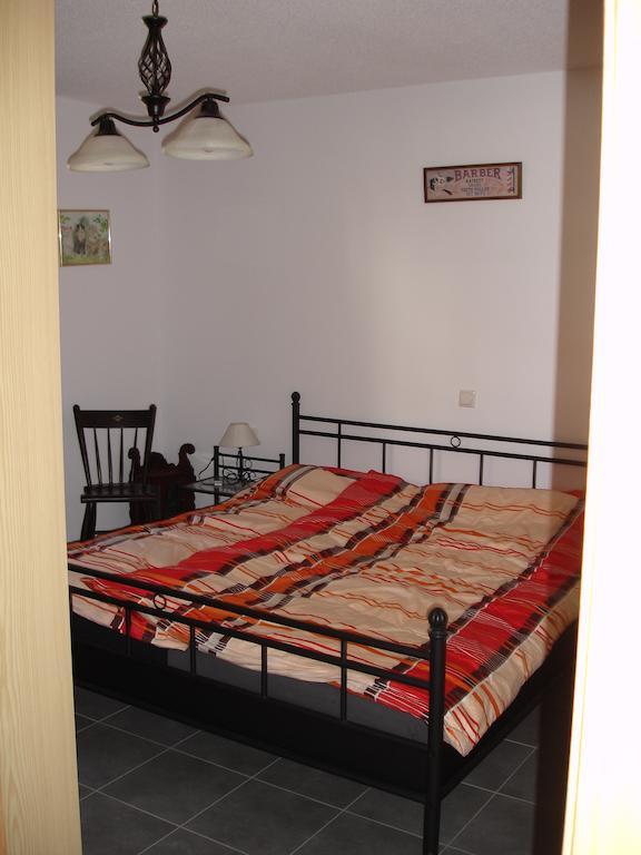 Haus Telisia Apartman Klosterle am Arlberg Szoba fotó